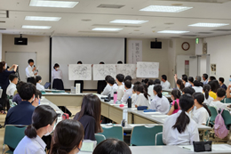 岡谷市いじめ根絶子ども会議で各校の意見を発表する様子
