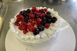 岡谷南高校家庭科部が作ったケーキのデコレーション作品