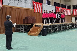 岡谷南高校の壮行会で全国大会出場生徒が紹介される様子