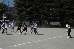 岡谷南高校 秋季クラスマッチのサッカー競技の様子