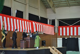 岡谷南高校 卒業式で卒業証書授与が行われる式典の様子