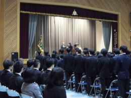 岡谷南高校 入学式で式典を見守る新入生の様子
