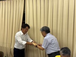 岡谷南高校 教育振興費贈呈式（同窓会）教育振興費授与