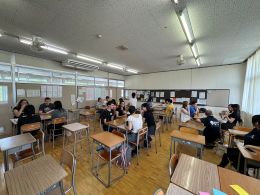 岡谷南高校 国際交流（マウントプレザント市との交流会）英語部3年生とのグループディスカッション