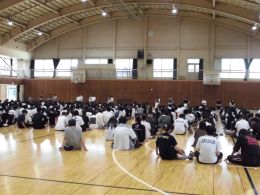 岡谷南高校 生徒会選挙 演説を聞き入る生徒