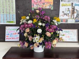 岡谷南高校 JA信州諏訪の皆さまより 受け取ったフラワーアレンジメント