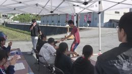 岡谷南高校 第44回諏訪縦断強歩大会 PTA、同窓会テントで給水中